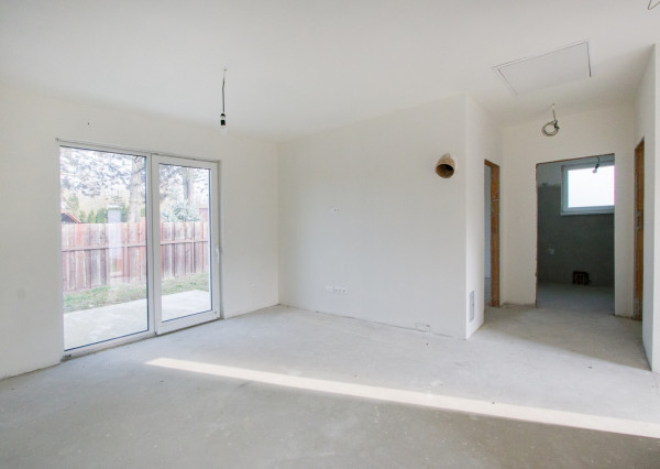 Na predaj rekreačná chata s priestranným pozemkom v obci Blahová