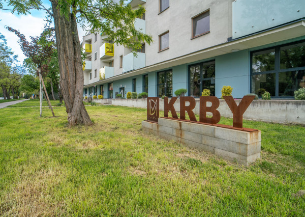 Na predaj kompletne zariadený 2-izbový byt v blízkosti OC Vivo