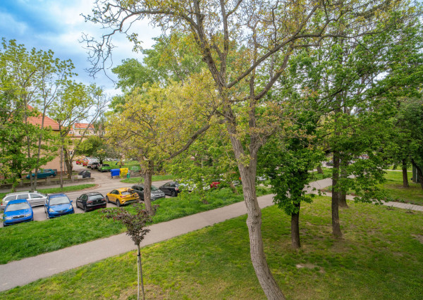 Na predaj kompletne zariadený 2-izbový byt v blízkosti OC Vivo