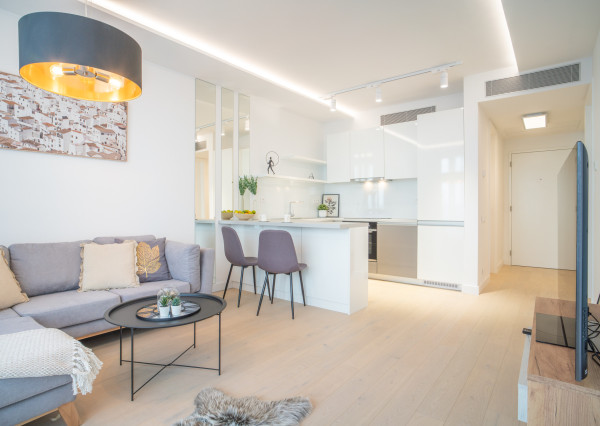 Na prenájom exkluzívny 2-izbový byt so šatníkom a panoramatickým výhľadom v projekte SKYPARK, Továrenská ulica