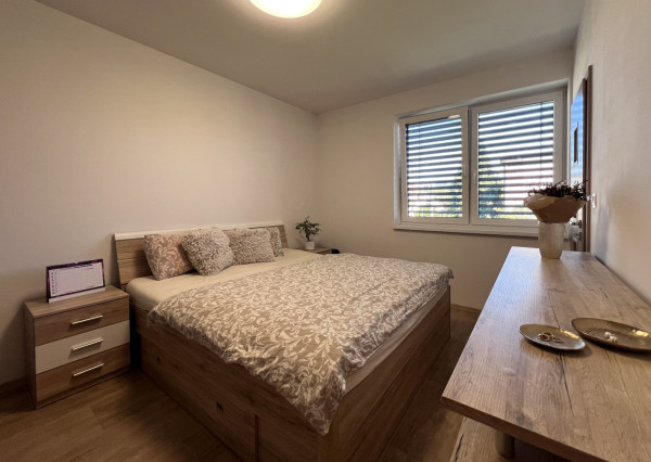 Na prenájom kompletne vybavený  2-izbový byt v Trenčíne