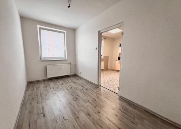 Na predaj priestranný 4-izbový byt v Trenčíne