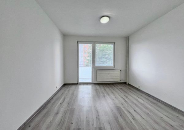 Na predaj priestranný 4-izbový byt v Trenčíne