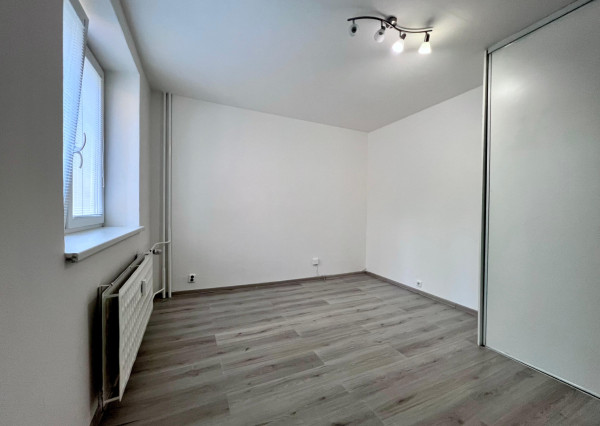 Na predaj priestranný 4-izbový byt v Trenčíne