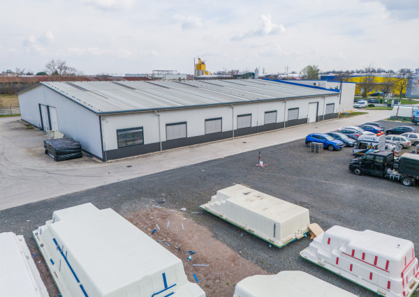 Na predaj priemyselný objekt s investičným potenciálom v Senci