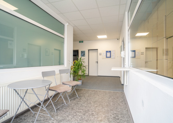 Na predaj priemyselný objekt s investičným potenciálom v Senci