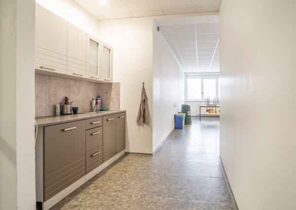 Na predaj priemyselný objekt s investičným potenciálom v Senci