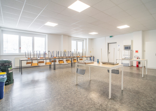 Na predaj priemyselný objekt s investičným potenciálom v Senci