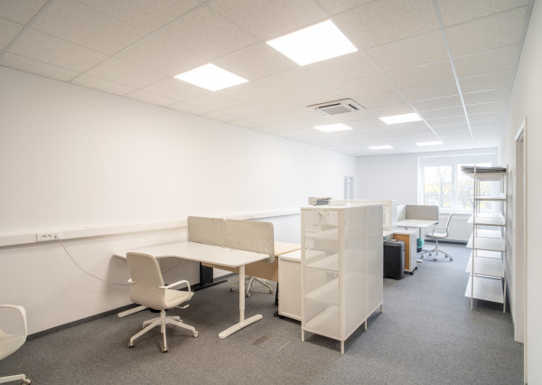 Na predaj priemyselný objekt s investičným potenciálom v Senci