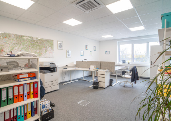 Na predaj priemyselný objekt s investičným potenciálom v Senci