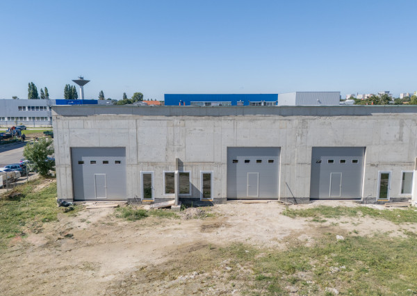 Na predaj novostavba haly s výbornou dostupnosťou v priemyselnej časti Šamorína určená na výrobu a skladovanie