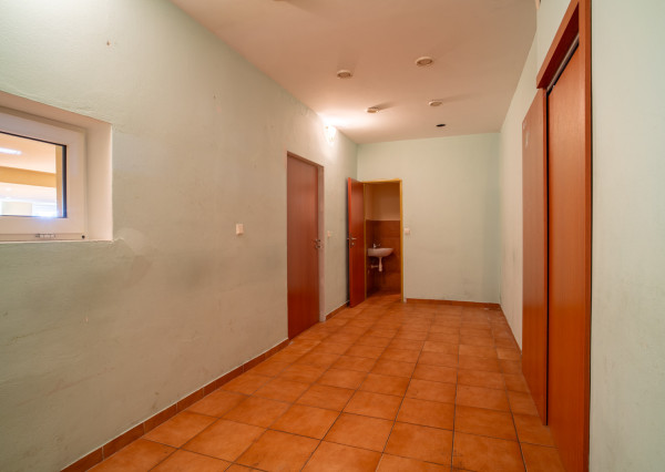 Na predaj dvojpodlažný rodinný dom s polyfunkciou v Trnave