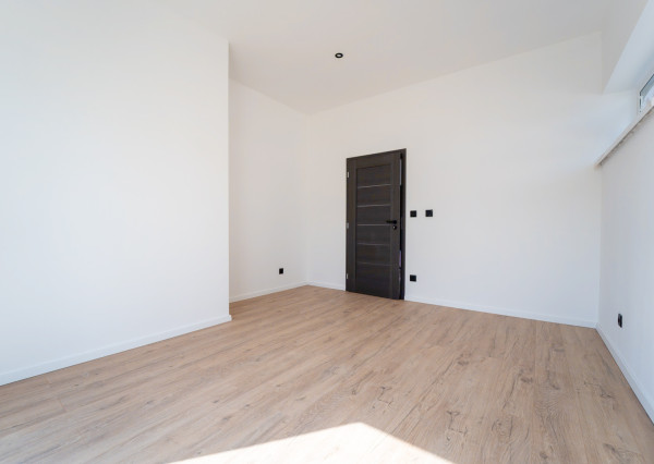 Na predaj 5-izbový rodinný dom v Moravanoch nad Váhom