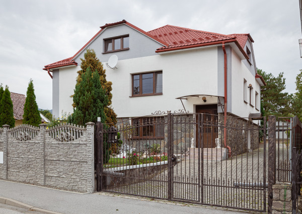 Na predaj 2-generačný rodinný dom v obci Zámutov