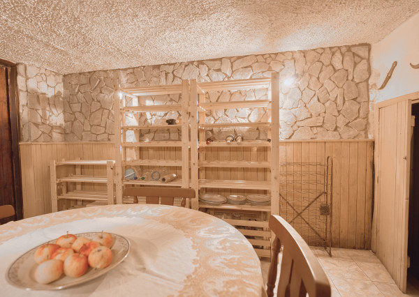 Na predaj celoročný záhradný dom v Čachticiach