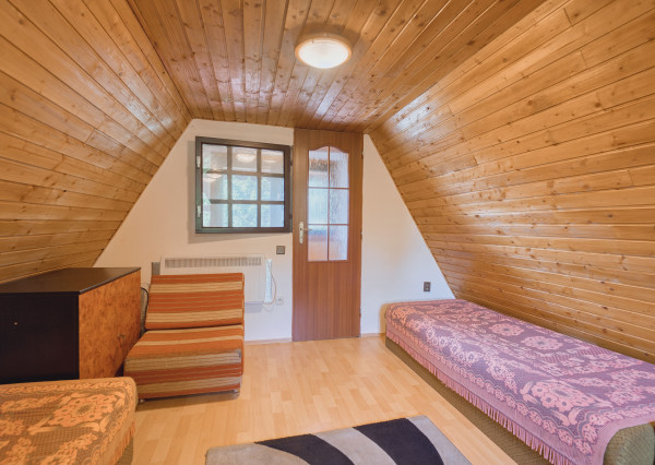 Na predaj celoročný záhradný dom v Čachticiach