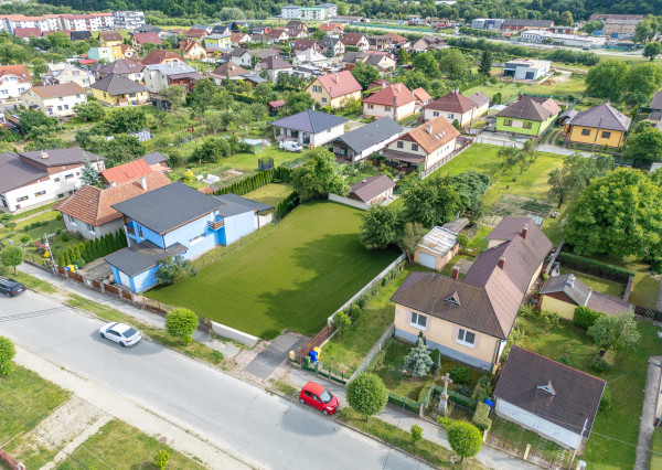 Na predaj rozľahlý pozemok vo Veľkom Šariši