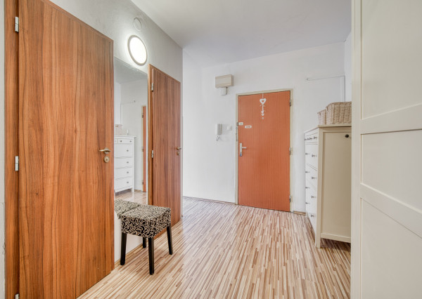 Na prenájom 4-izbový byt v Podunajských Biskupiciach