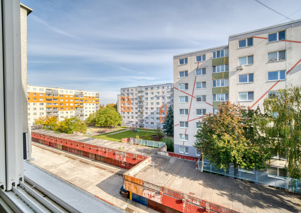 Na prenájom 4-izbový byt v Podunajských Biskupiciach