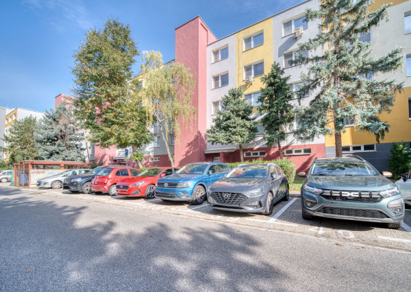 Na prenájom 4-izbový byt v Podunajských Biskupiciach