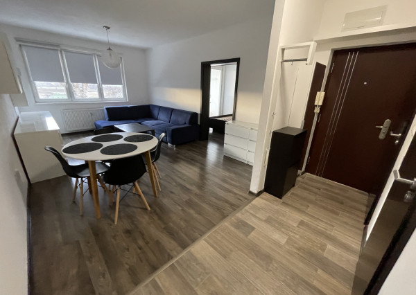 Na prenájom 2 izb. byt Bánovce n/B s loggiou