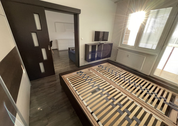 Na prenájom 2 izb. byt Bánovce n/B s loggiou