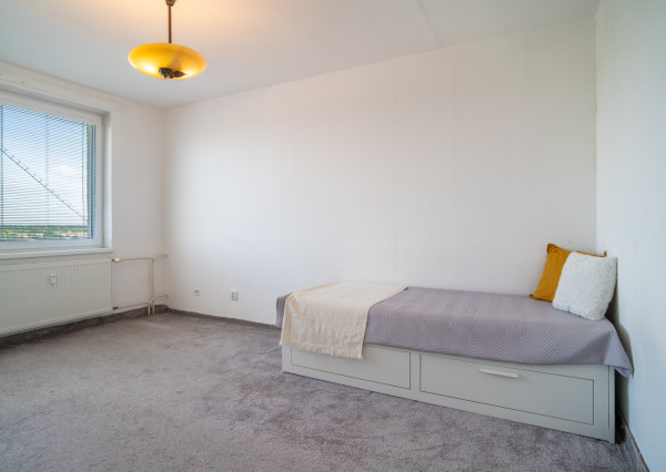 REZERVOVANÉ: Na predaj čiastočne zariadený 3-izbový byt na ulici Martina Rázusa v Malackách