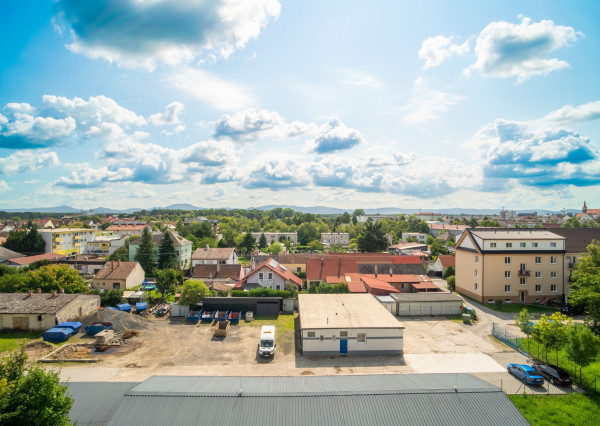 REZERVOVANÉ: Na predaj čiastočne zariadený 3-izbový byt na ulici Martina Rázusa v Malackách