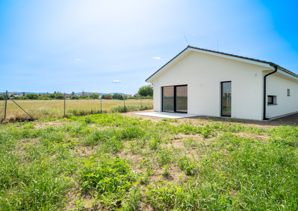 Na predaj skolaudovaný 4-izbový rodinný dom v obci Zohor