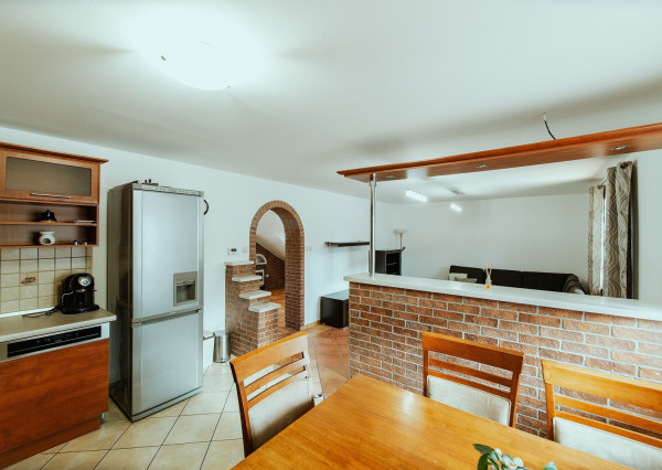 Na prenájom štýlový 4-izbový rodinný dom v Trenčíne