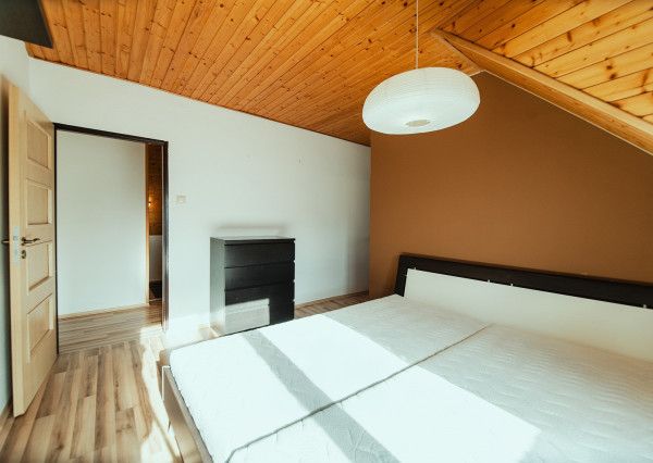 Na prenájom štýlový 4-izbový rodinný dom v Trenčíne