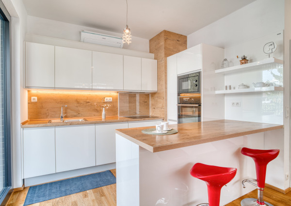 Na prenájom neštandardný 3-izbový byt Bratislava-Líščie Nivy