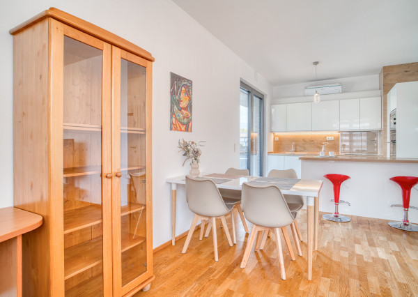 Na prenájom neštandardný 3-izbový byt Bratislava-Líščie Nivy