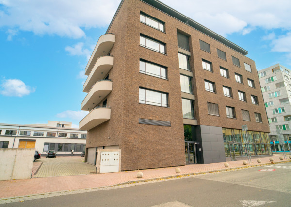 Na prenájom neštandardný 3-izbový byt Bratislava-Líščie Nivy