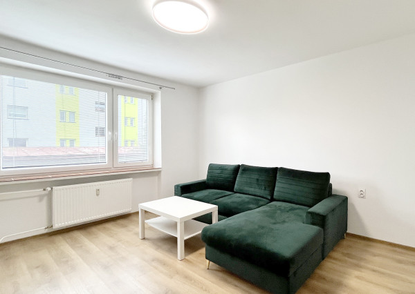 Na prenájom kompletne prerobený 2-izbový byt v Sučanoch