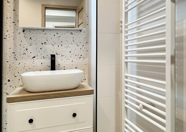 Na prenájom kompletne prerobený 2-izbový byt v Sučanoch