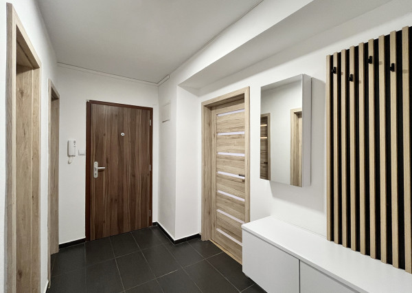 Na prenájom kompletne prerobený 2-izbový byt v Sučanoch