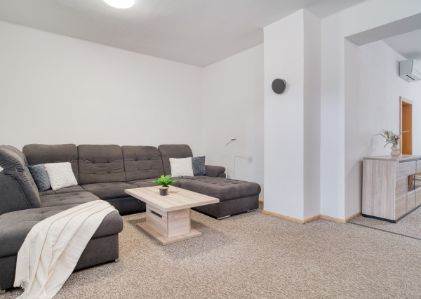 Na predaj 5-izbový rodinný dom – Bratislava, Vrakuňa