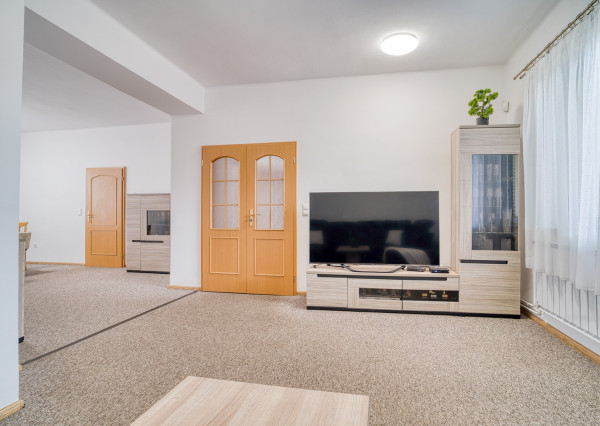 Na predaj 5-izbový rodinný dom – Bratislava, Vrakuňa