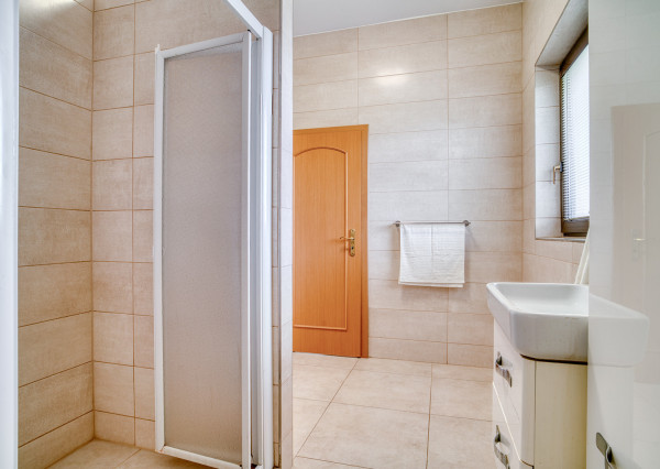 Na predaj 5-izbový rodinný dom – Bratislava, Vrakuňa