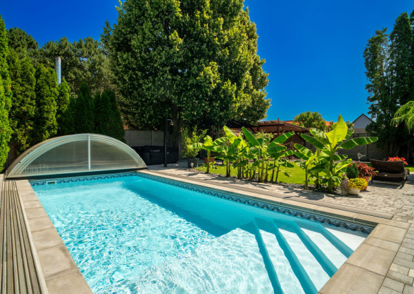 Na predaj rodinný dom s bazénom a saunou v Rohovciach