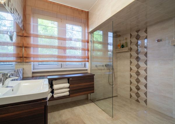 Na predaj rodinný dom s bazénom a saunou v Rohovciach