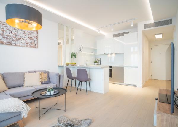 Na prenájom exkluzívny 2-izbový byt so šatníkom a panoramatickým výhľadom v projekte SKYPARK, Továrenská ulica