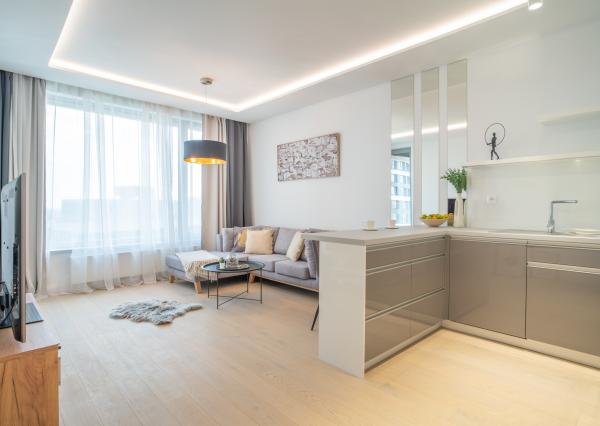 Na prenájom exkluzívny 2-izbový byt so šatníkom a panoramatickým výhľadom v projekte SKYPARK, Továrenská ulica