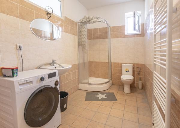 Na prenájom komerčný priestor s možnosťou využitia ako kancelárie alebo dielne v Šamoríne