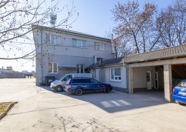 Na prenájom komerčný priestor s možnosťou využitia ako kancelárie alebo dielne v Šamoríne