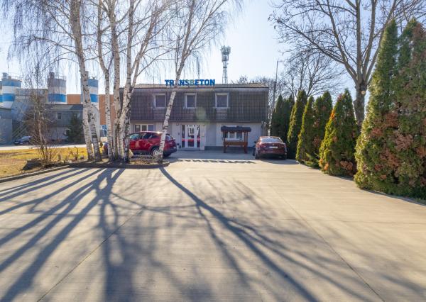 Na prenájom komerčný priestor s možnosťou využitia ako kancelárie alebo dielne v Šamoríne