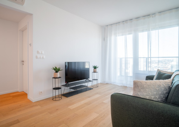 Na prenájom exkluzívny 2-izbový byt s výhľadom na Bratislavu v novej Klingerke