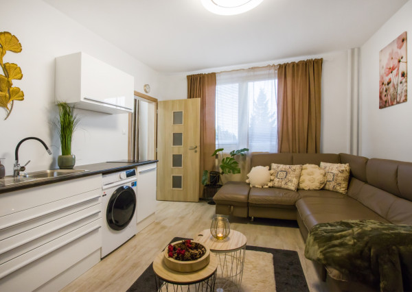 Na predaj štýlový 1-izbový  byt Bratislave-Dúbravka