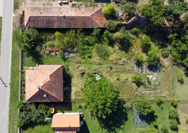 Na predaj rodinný dom vhodný na rekonštrukciu v Lúčnici nad Žitavou